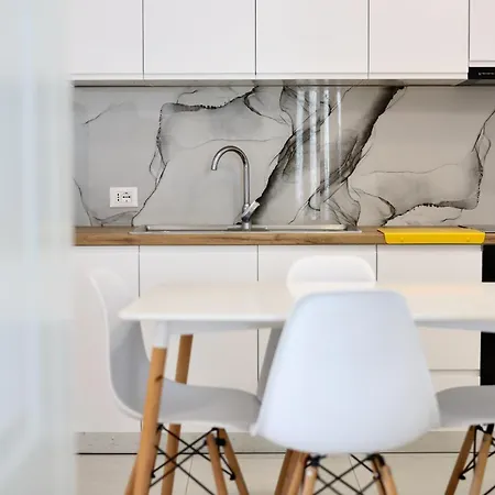 Golem Central Apartments * 골렘