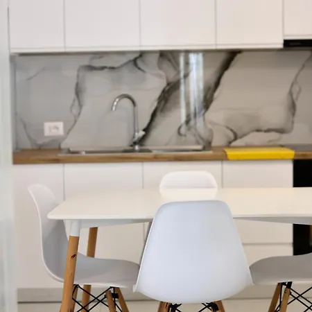 Golem Central Apartments 아파트 *